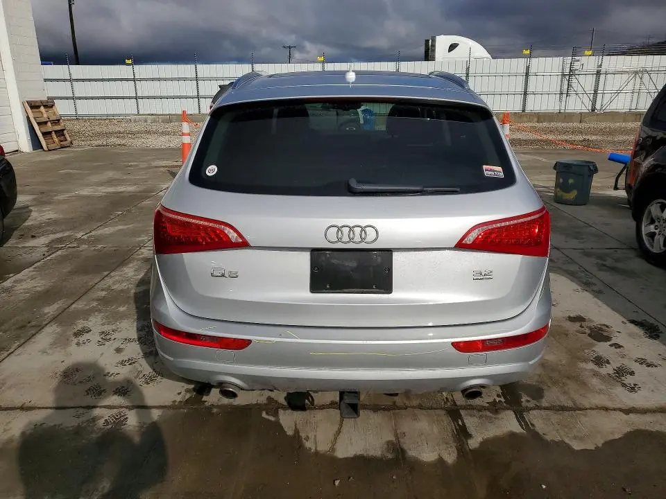 2010 AUDI Q5 PREMIUM PLUS  