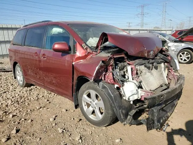 2015 TOYOTA SIENNA LE  