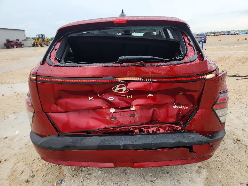 2025 HYUNDAI KONA SE  