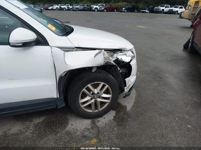 2011 VOLKSWAGEN TIGUAN S