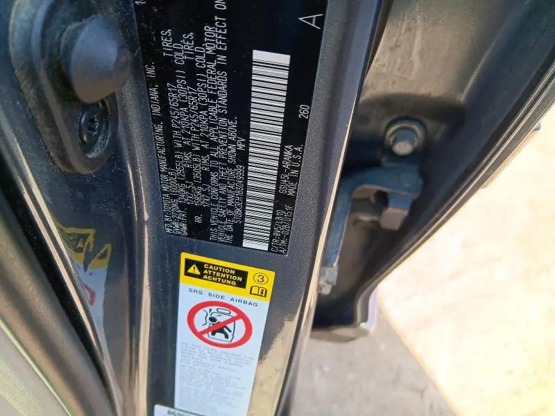 2011 TOYOTA HIGHLANDER SE  