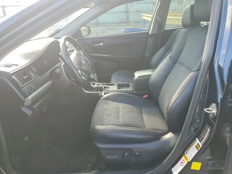 2015 TOYOTA CAMRY SE  
