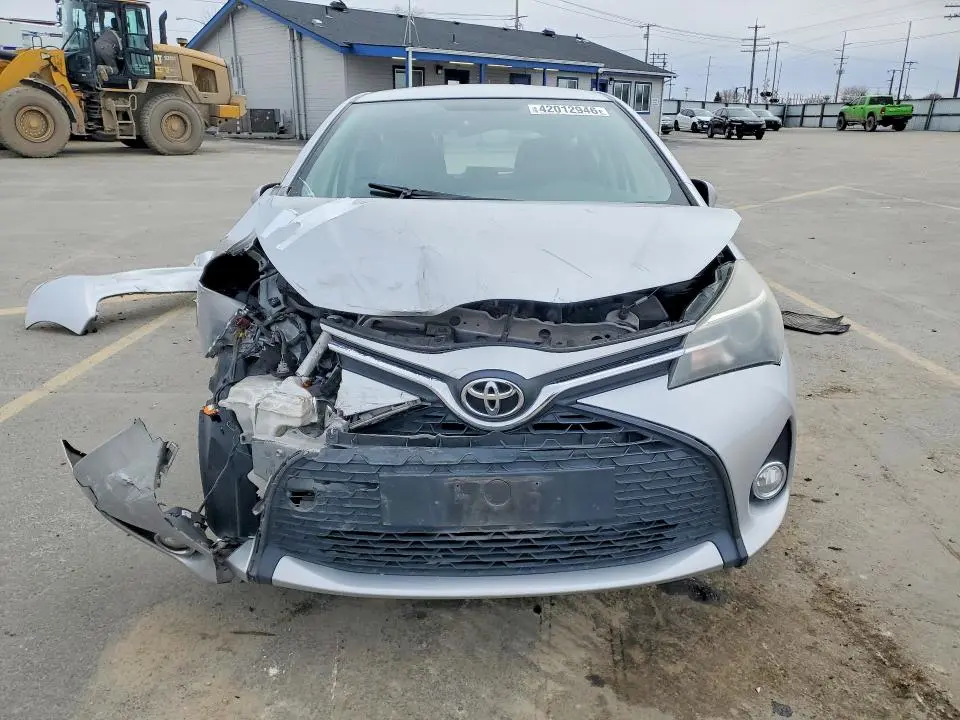 2016 TOYOTA YARIS 5-DOOR SE  