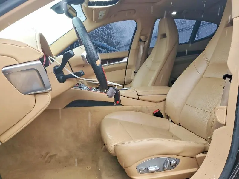 2013 PORSCHE PANAMERA 2  