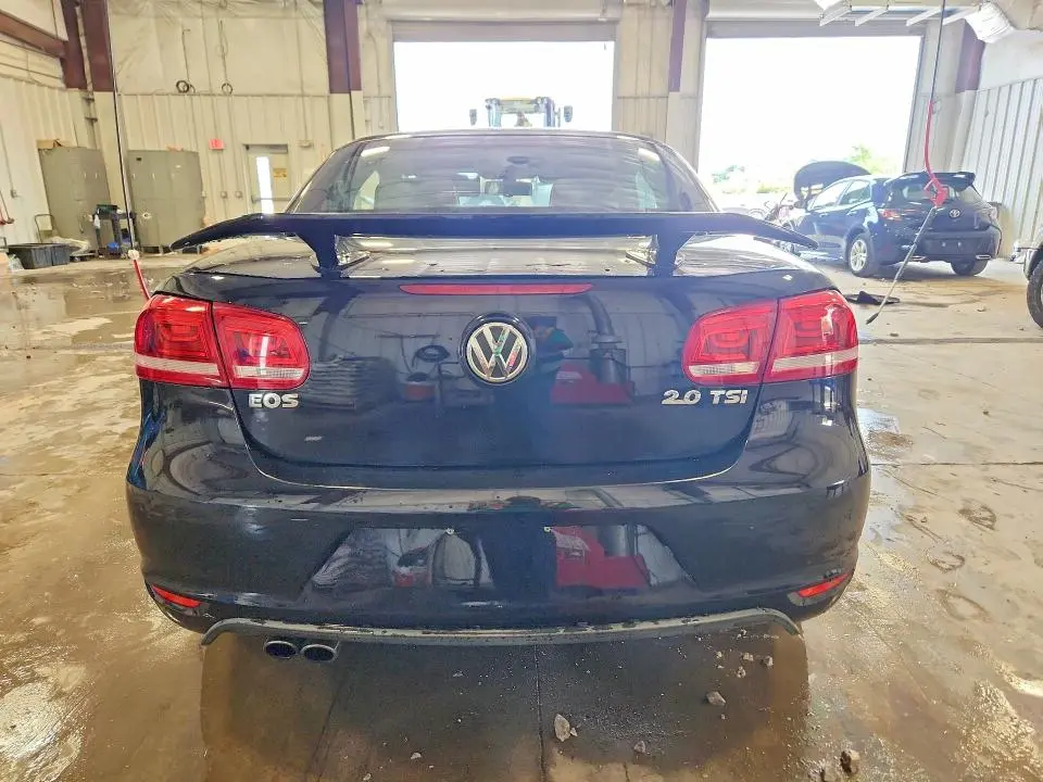 2015 VOLKSWAGEN EOS LUX  