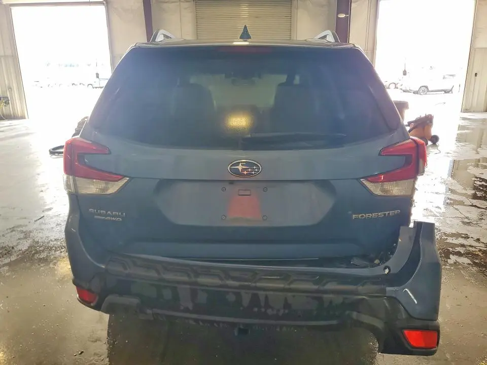 2021 SUBARU FORESTER LIMITED  