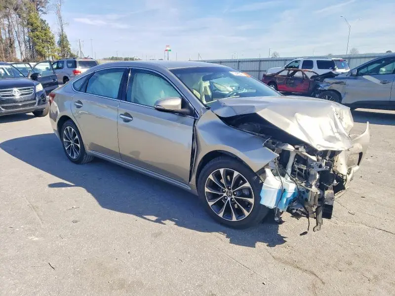 2016 TOYOTA AVALON XLE  