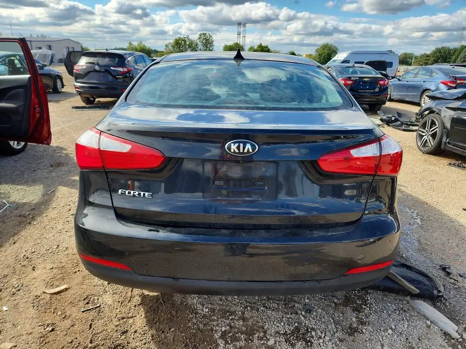 2016 KIA FORTE LX  