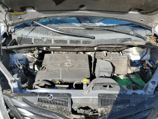 2012 TOYOTA SIENNA LE  