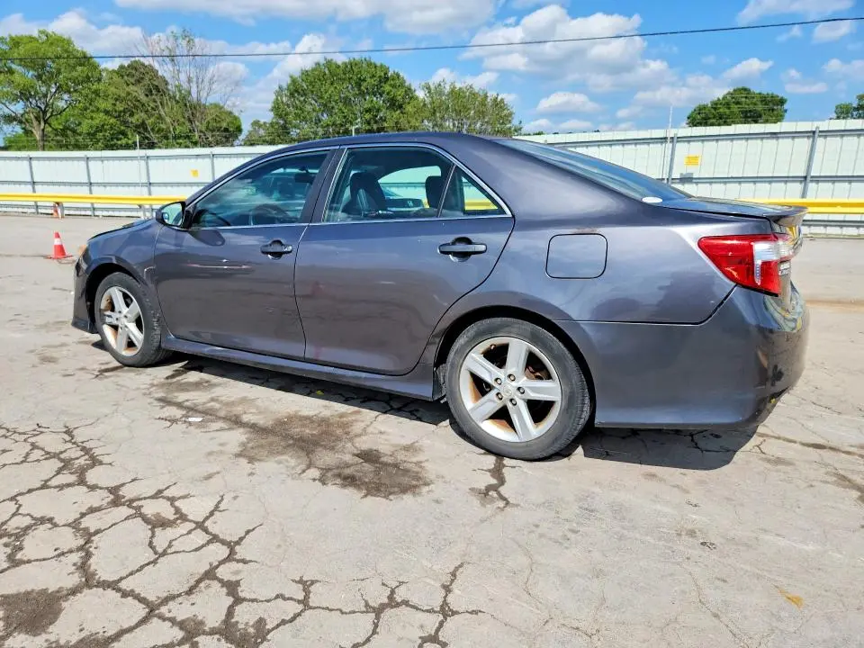 2014 TOYOTA CAMRY SE  