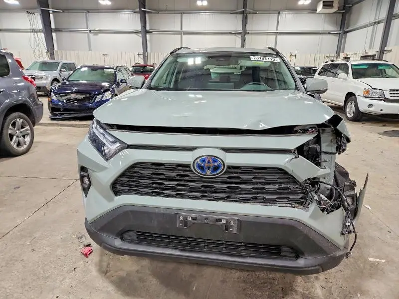 2022 TOYOTA RAV4 XLE PREMIUM  
