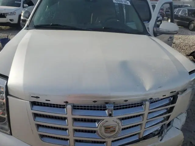 2013 CADILLAC ESCALADE LUXURY  