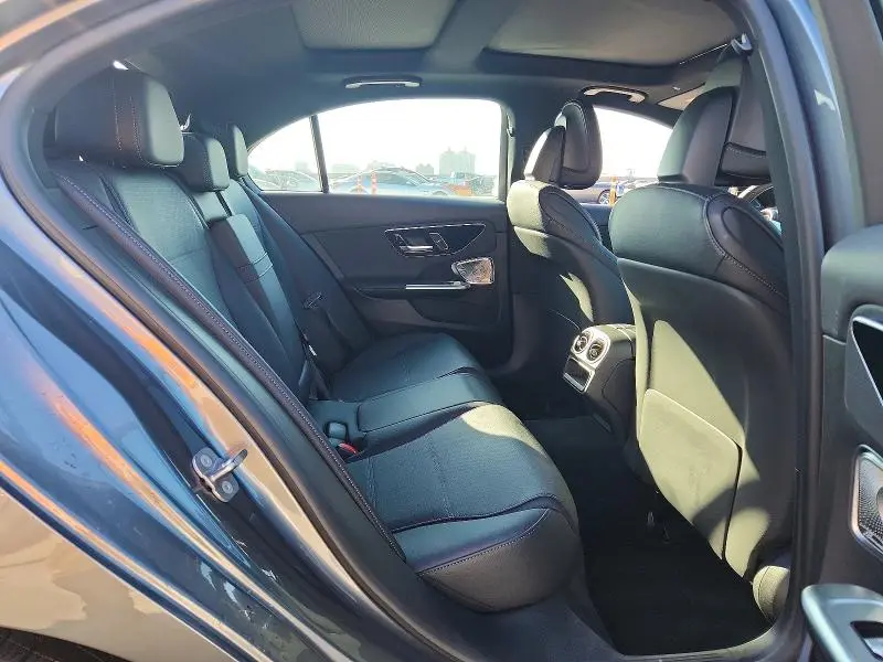 2024 MERCEDES-BENZ C 300  