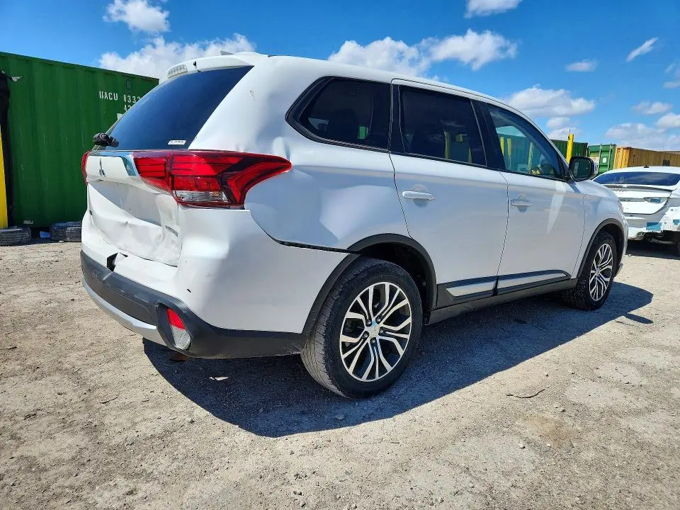 2018 MITSUBISHI OUTLANDER SE  