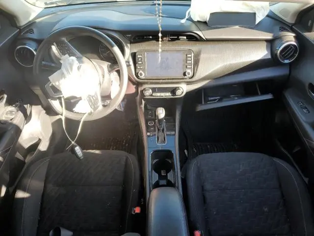 2022 NISSAN KICKS SV  