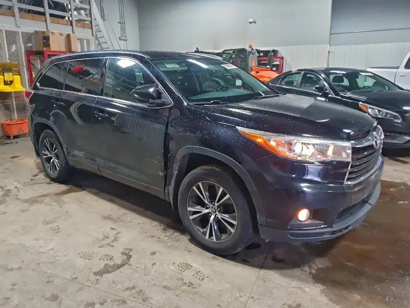 2016 TOYOTA HIGHLANDER XLE  