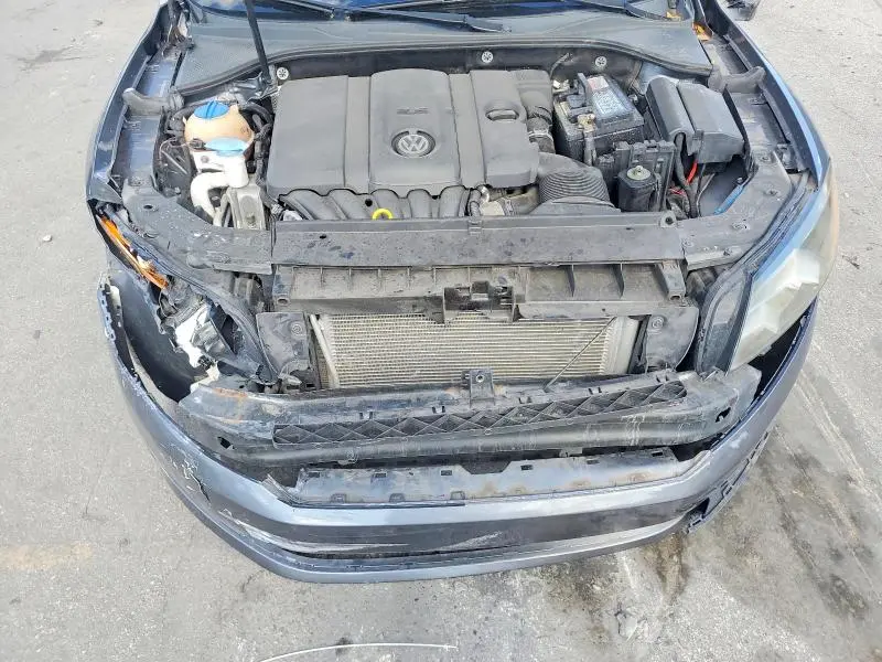 2014 VOLKSWAGEN PASSAT SE  