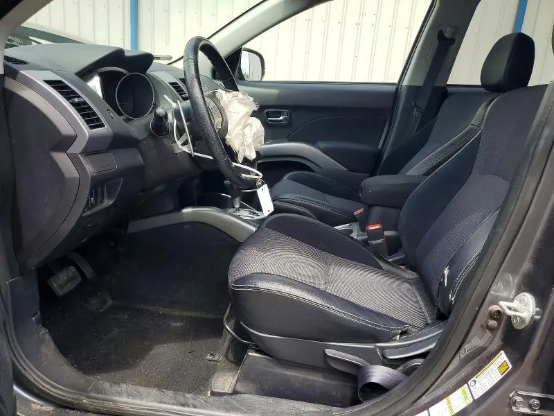 2012 MITSUBISHI OUTLANDER SE  