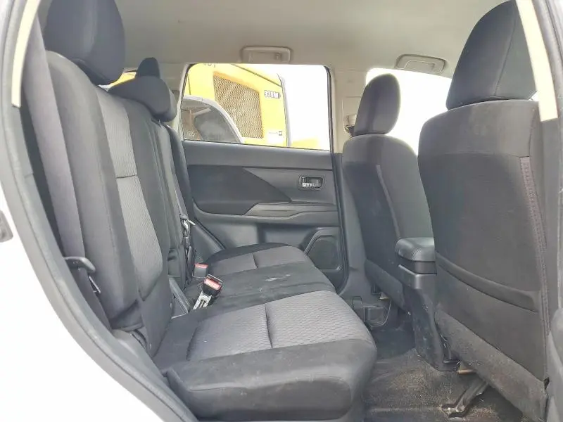2014 MITSUBISHI OUTLANDER SE  
