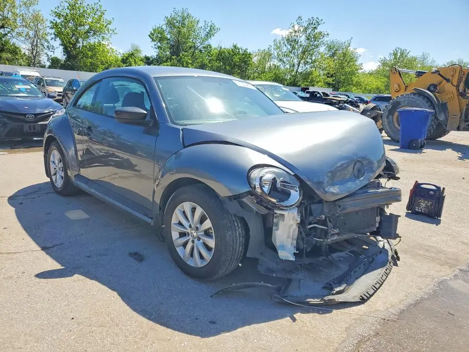 2018 VOLKSWAGEN BEETLE S  