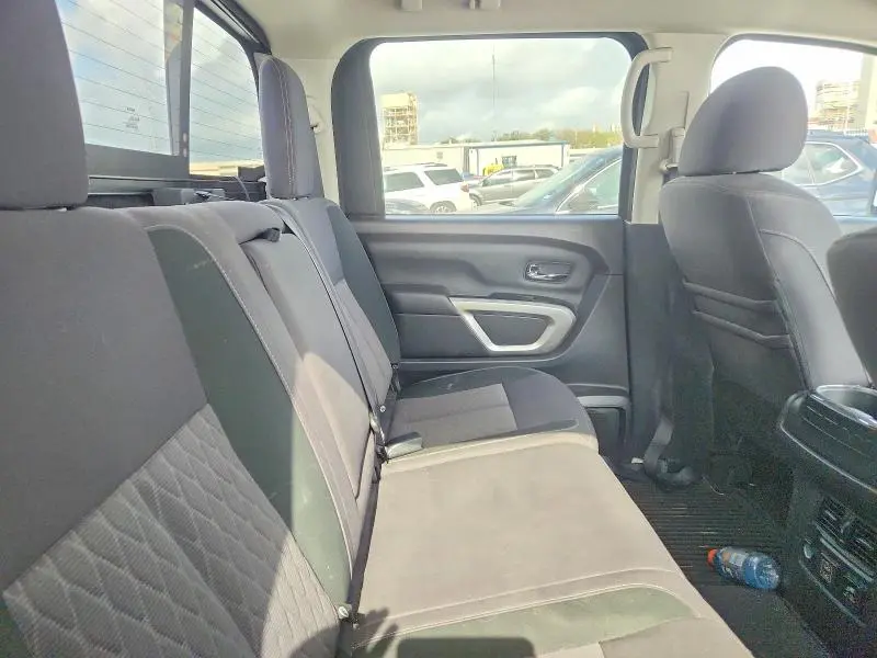 2020 NISSAN TITAN SV  