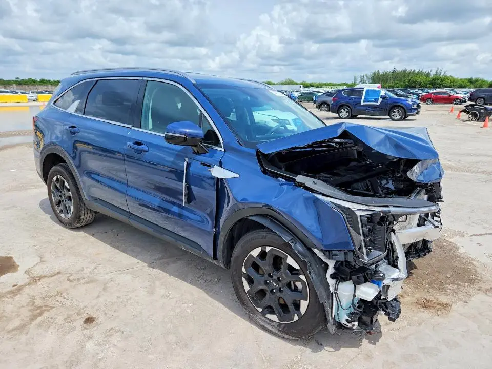 2025 KIA SORENTO S  