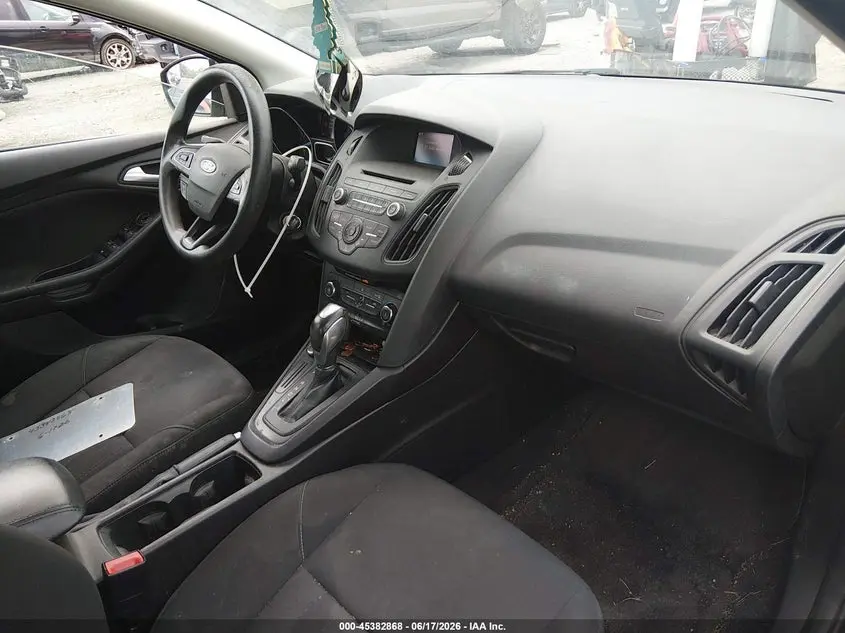 2015 FORD FOCUS SE