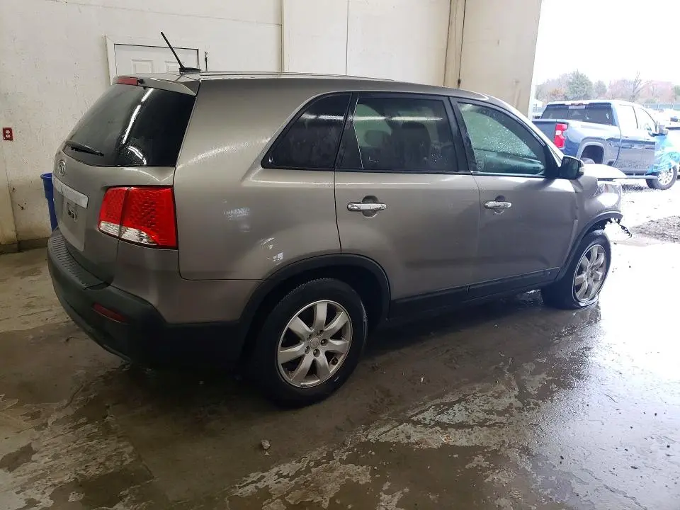 2012 KIA SORENTO LX  