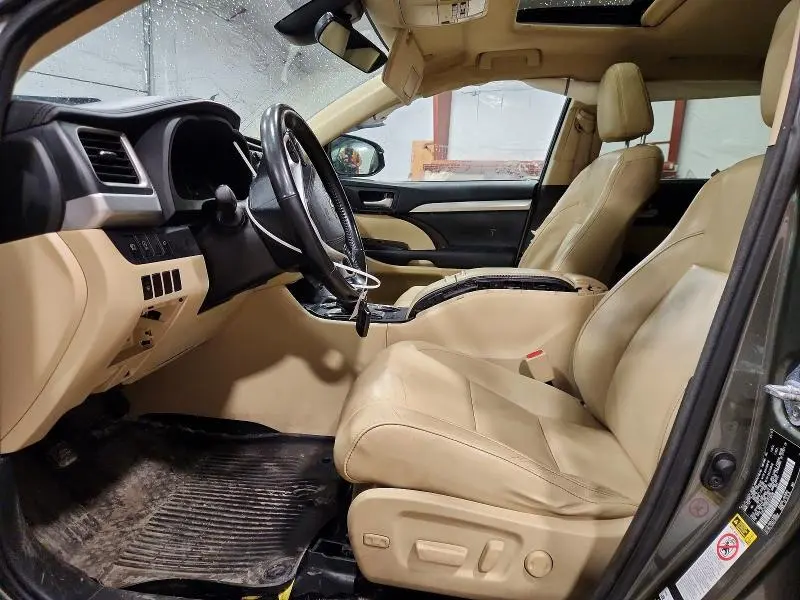 2017 TOYOTA HIGHLANDER XLE  