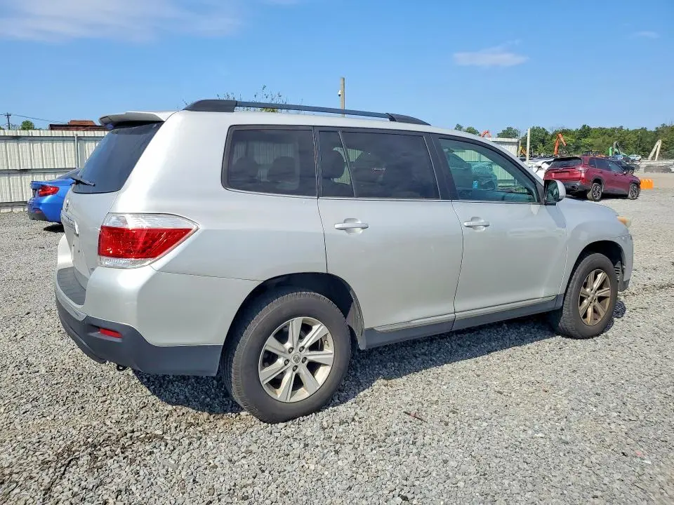 2013 TOYOTA HIGHLANDER PLUS  