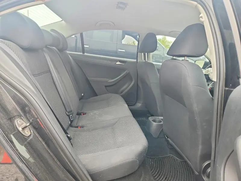 2011 VOLKSWAGEN JETTA BASE  