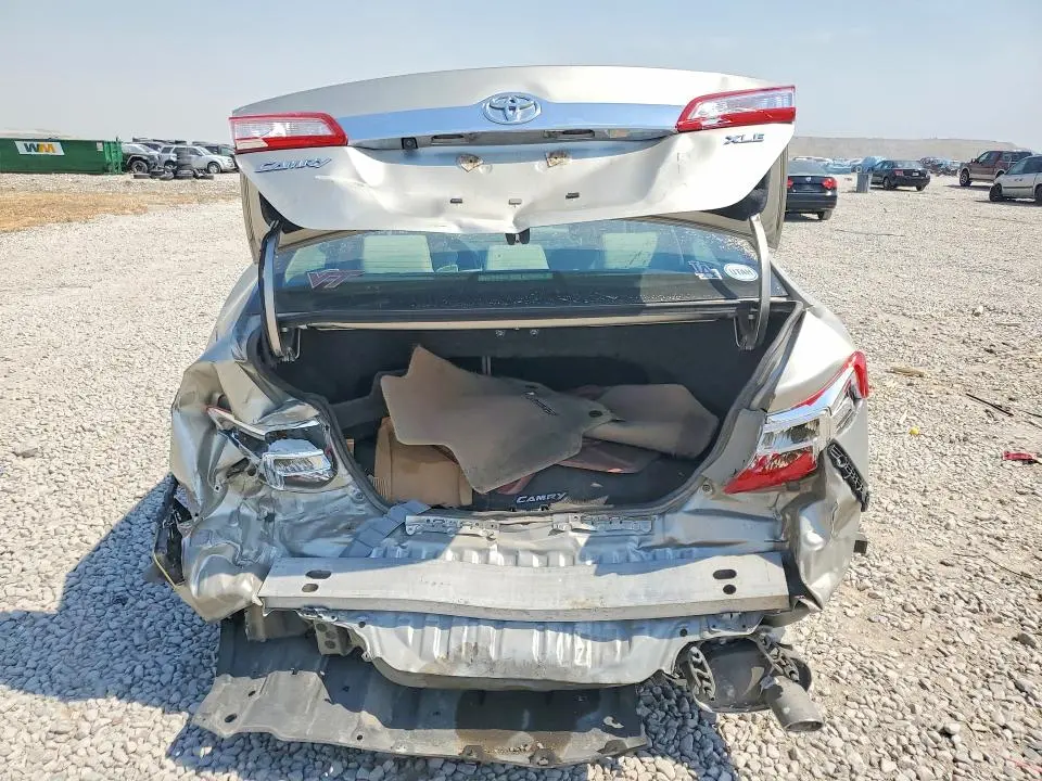 2014 TOYOTA CAMRY XLE  
