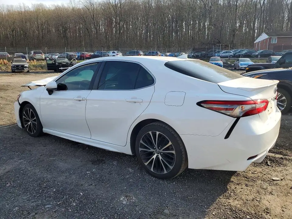 2019 TOYOTA CAMRY SE  