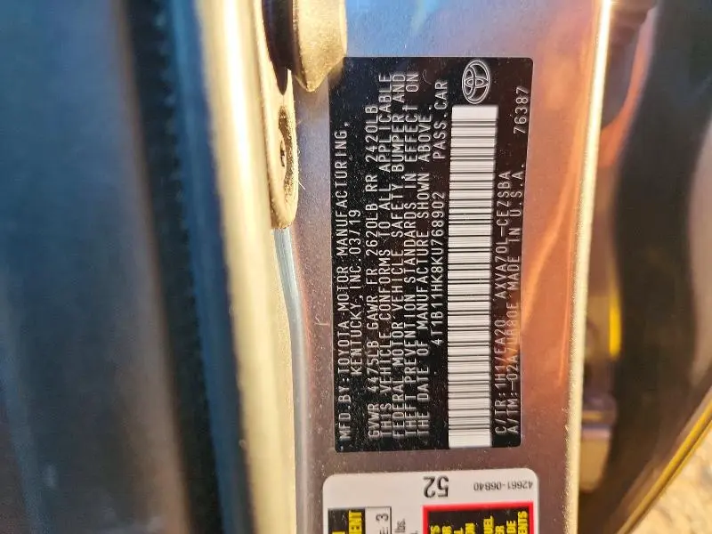 2019 TOYOTA CAMRY SE  