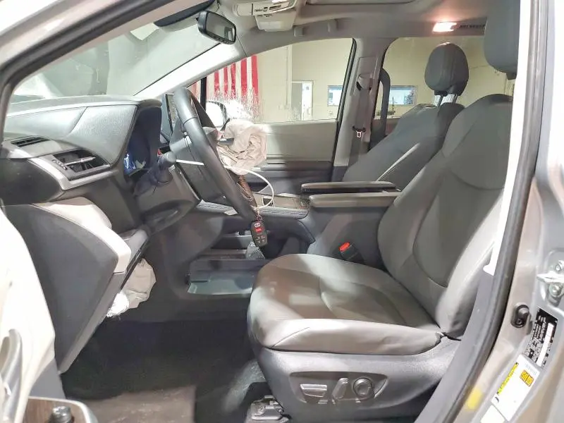 2023 TOYOTA SIENNA   