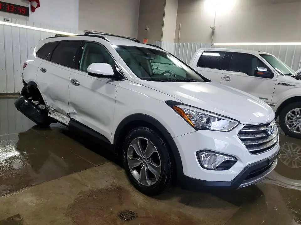 2016 HYUNDAI SANTA FE SE  