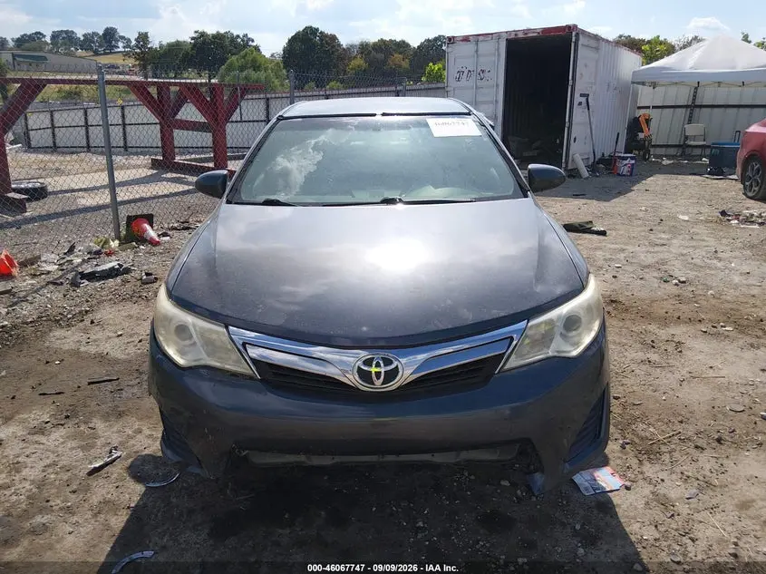 2014 TOYOTA CAMRY SE