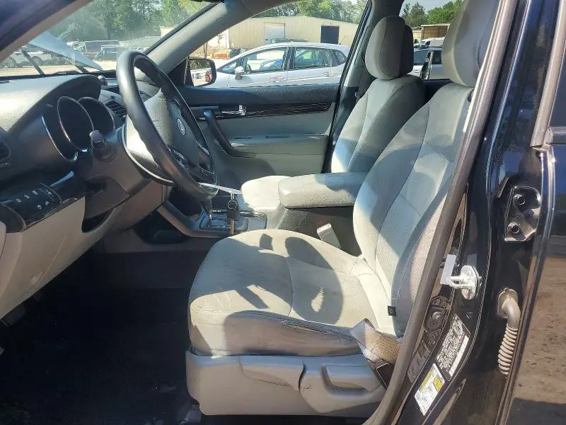 2013 KIA SORENTO LX  