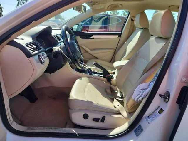 2013 VOLKSWAGEN PASSAT SE