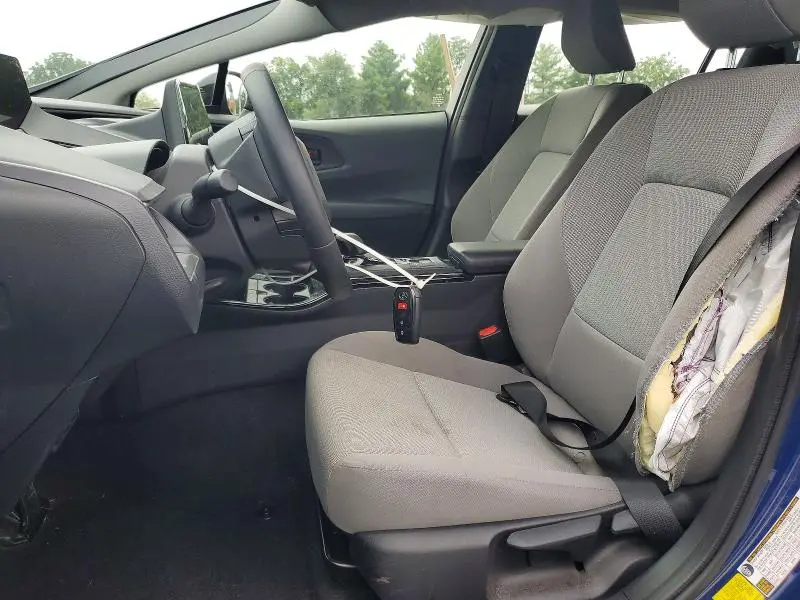 2025 TOYOTA PRIUS LE  