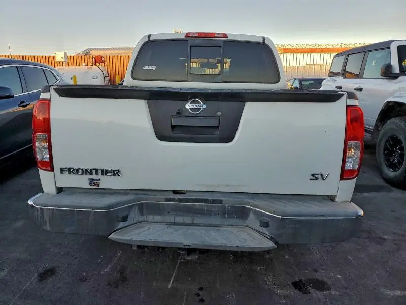 2015 NISSAN FRONTIER S  