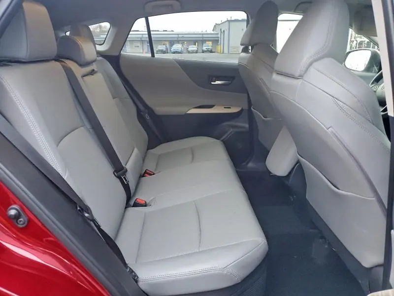 2021 TOYOTA VENZA LE  