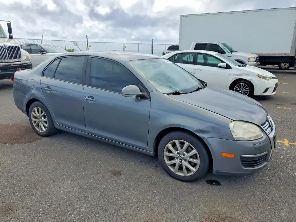 2010 VOLKSWAGEN JETTA SE  