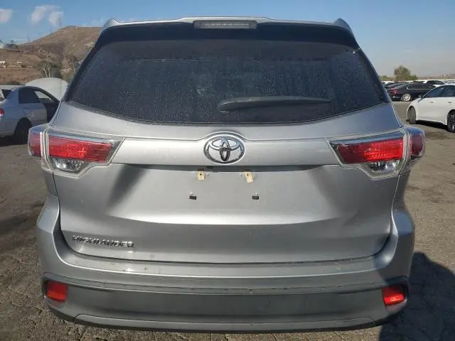 2016 TOYOTA HIGHLANDER LE  