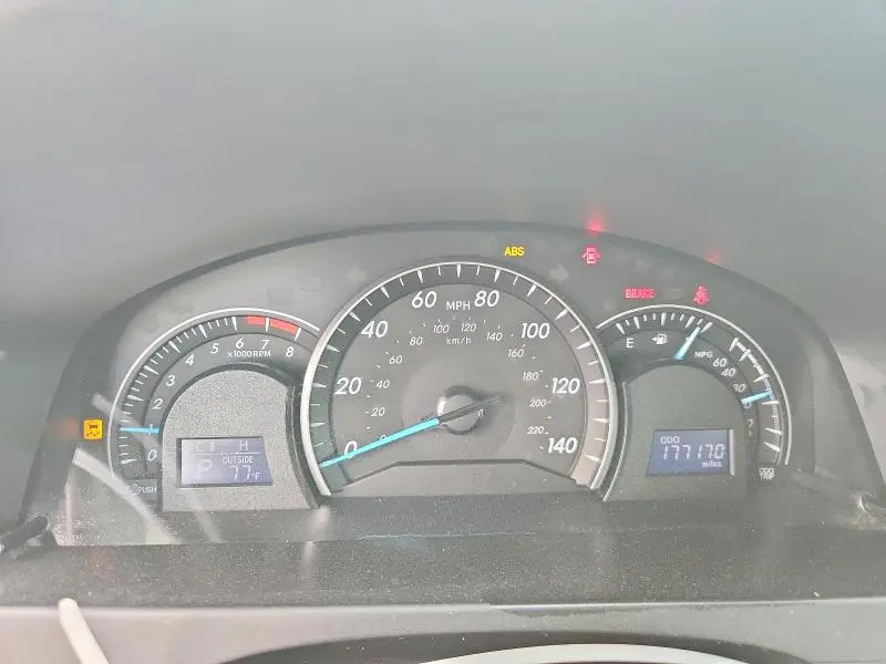 2012 TOYOTA CAMRY LE  