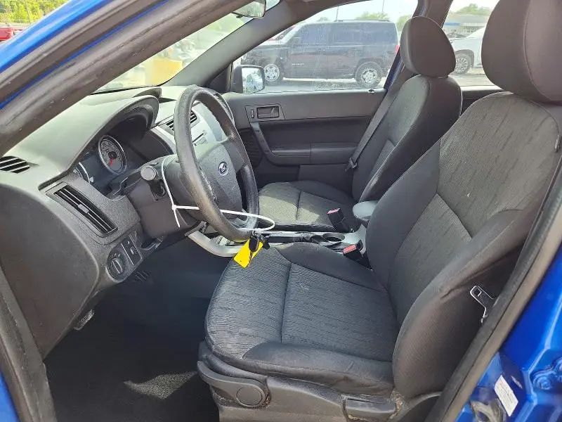 2011 FORD FOCUS SE  