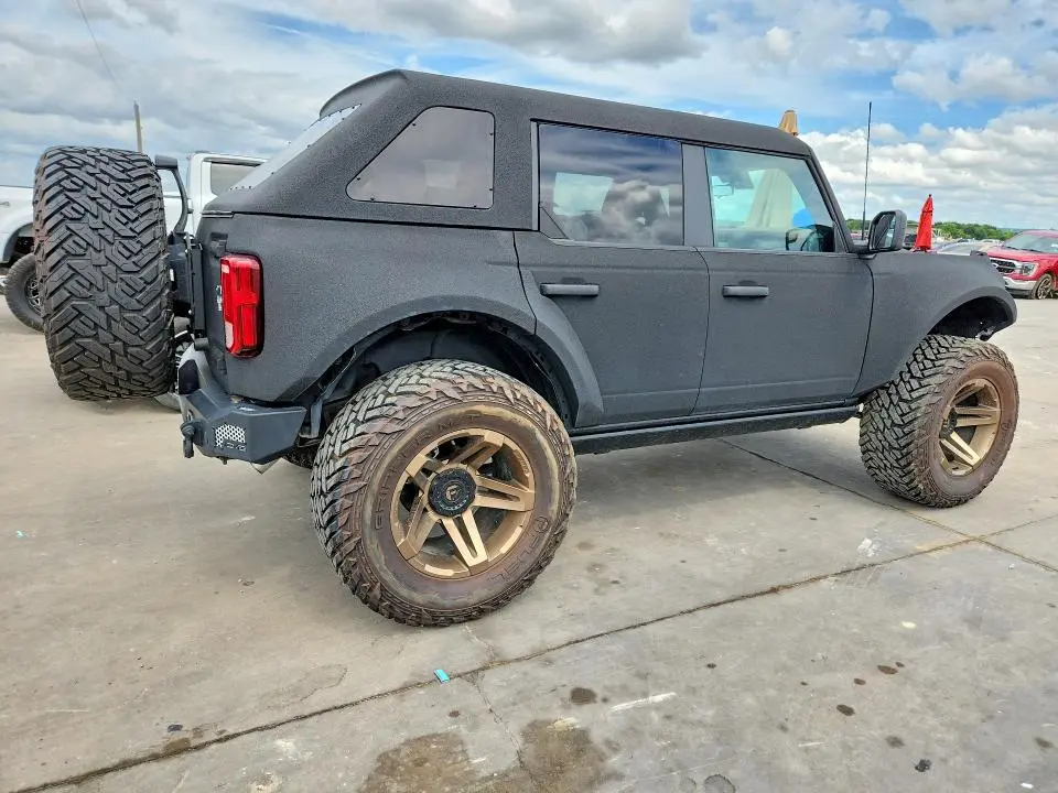 2023 FORD BRONCO BASE  