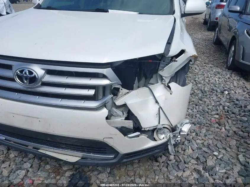 2011 TOYOTA HIGHLANDER BASE V6