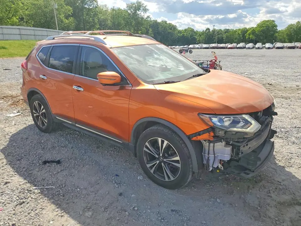 2017 NISSAN ROGUE SL  