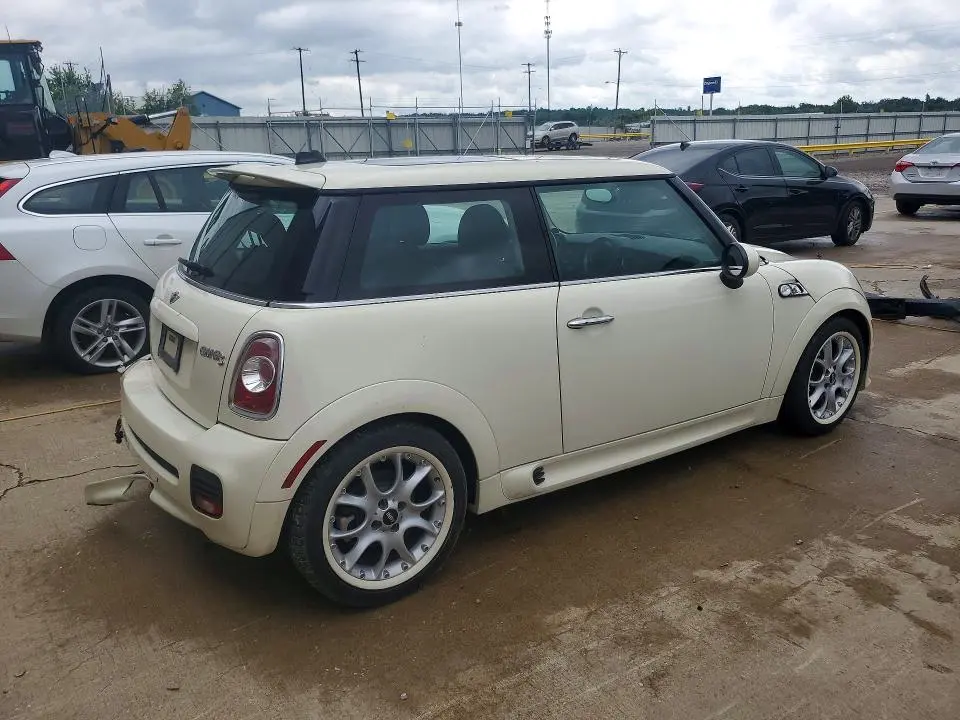 2011 MINI COOPER S  